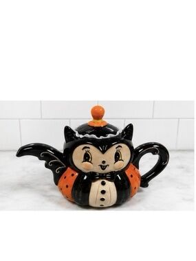 Johanna Parker Halloween 2026 Ceramic Vampire Bat Teapot Tea Pot NEW
